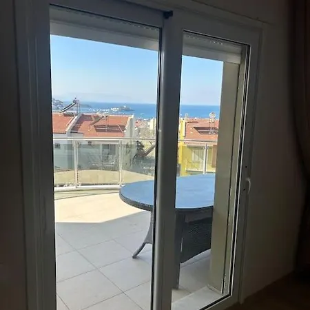 Appartement Excellent Location. All Have Sea View. Secure Site Kuşadası